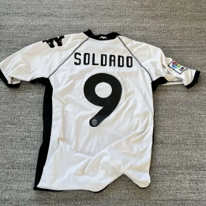 Valencia vintage jersey  - fet Valencia vintage jersey med soldado på ryggen! Fint vintage skick size M 
