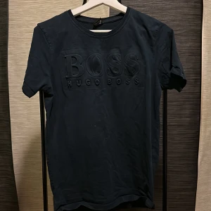 Hugo boss t shirt - Storlek S