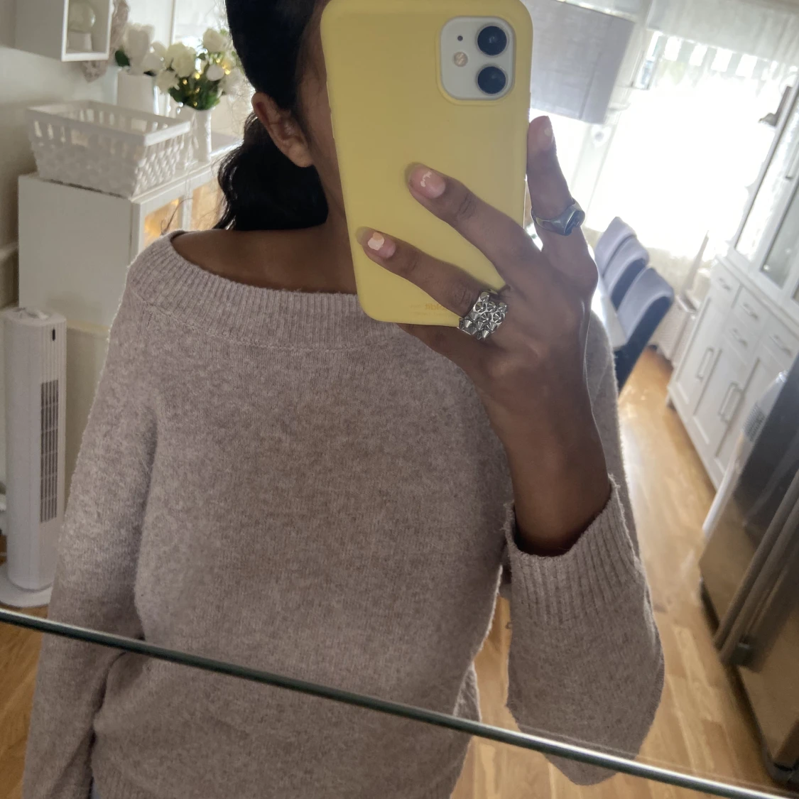 Två stickade tröjor  - 90