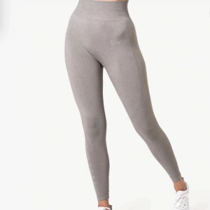 ICIW träningstights - Superfina träningstights från iciw. Endast testade då de var en present som jag inte riktigt tyckte passade. Väldigt stretchiga. (Bild från Google)