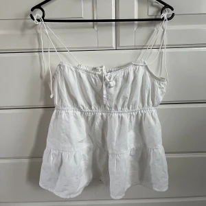 Topp - Superfin topp från h&m. Skriv för fler bilder. Storlek 36💕