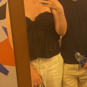 Topp - Säljer denna super populära topp från Shein, knappt använd alls!! 