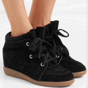 Svarta isabel marants - Säljer dessa svarta isabel marant skor i fint skick! Storlek 40/41, superfina men kommer inte till användning 