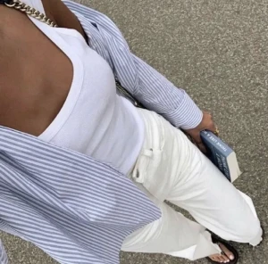 Randig skjorta - Säljer denna fina randiga skjorta från lager 157❤️ Köpte på Plick men var lite för liten, lånade bilder men kan fixa egna