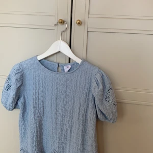 En jätte fin blus från zara! - Bra skick!