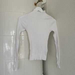 Ribbad tröja - Ribbad tröja från New Yorker, aldrig använd! 