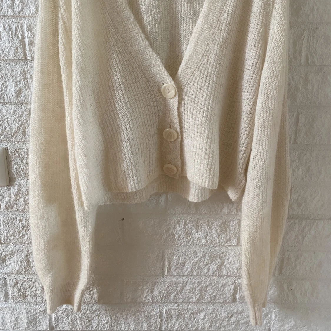 Naturvit tunn stickad kofta - 90