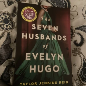 The seven husbands of Evelyn Hugo - Har fått dubbla så säljer denna, helt ny så tänkte sälja den för original priset (169kr) men pris går att diskuter. Kan mötas upp i malmö eller trelleborg  