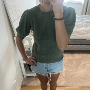 Stickad t-shirt - Fint skick