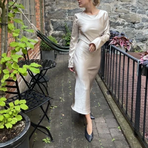 Backless dress  - Gorgeous dress from GinaTricot that still has the tag. Perfect for different events🥂🍾   (Shipping extra 30kr)