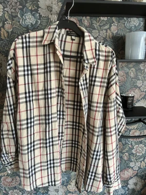 Burberry overshirt - Nästan helt ny, inga fläckar eller märken