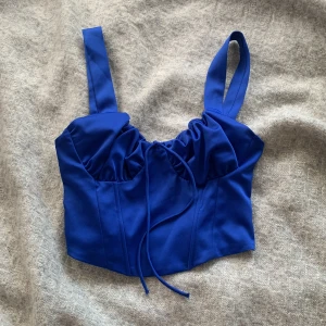 Blå corsett top  - Super snygg corsett aktig topp! 💓 Kommer tyvärr inte till användning. 😔