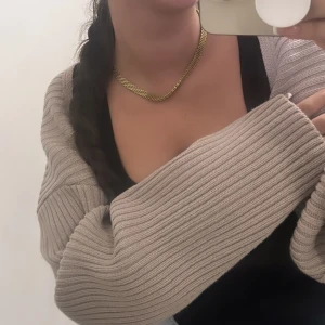 Kofta  - Köpt från HM för länge sen men aldrig använd då den är alldeles för stor för mig 