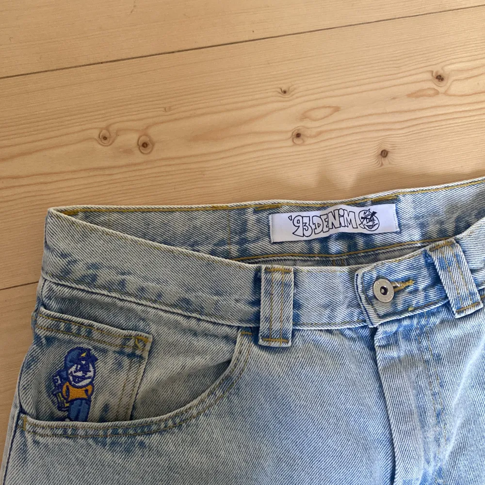 Hej säljer ett par polar 93 denims i storlek 30/32, jeansen är i bra skick.. Jeans & Byxor.