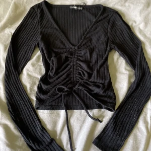 Svart tröja - Stretchigt material 