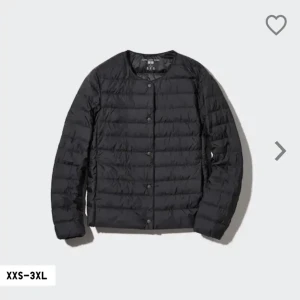 Uniqlo jacka - Säljer min uniqlo jacka som jag köpte i höstas då jag inte använder den längre💗