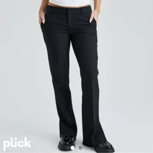 Bikbok kostymbyxor  - Super fina och populära kostymbyxor från bikbok som är lågmidjade 