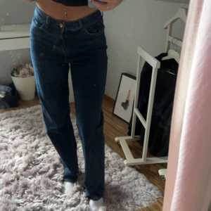 Loose midwaist jeans - Loose midwaist jeans från JJXX. Använda 1 gång. Fråga för mer bilder😇