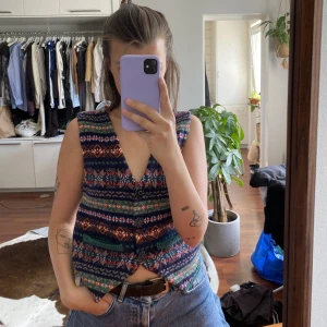 Stickad bäst ifrån Zara - Säljer min stickade väst ifrån Zara i storlek M. 