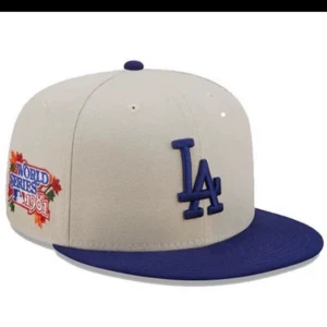 New era fitted keps - Helt nyköpt, anledningen till försäljningen är att den inte passar.