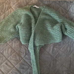 Croopad oanvänd tröja från Zara - Julklapp men färgen passar ej mig 