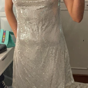 Nyårs kläning  - Supper snygg glitter klänning💕 lappar kvar🤗💕