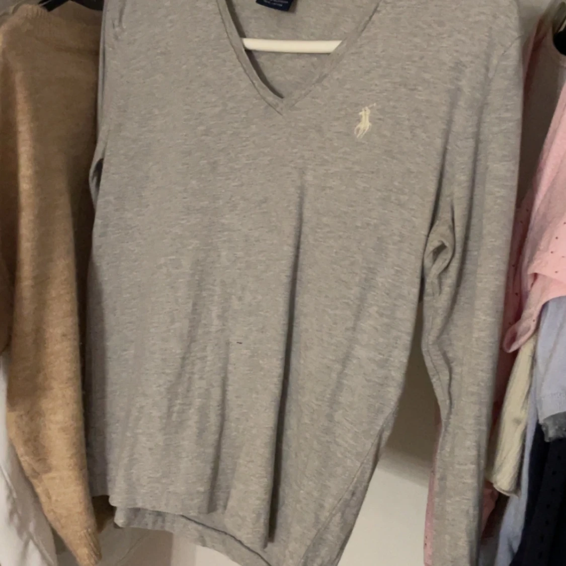 Säljer massor av snygga tröjor på mitt konto  - 91