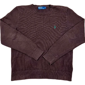 Ralph Lauren Stickad Tröja  - Brun stickad tröja från Ralph Lauren i bra skick! Storlek M, ställ gärna frågor!😊