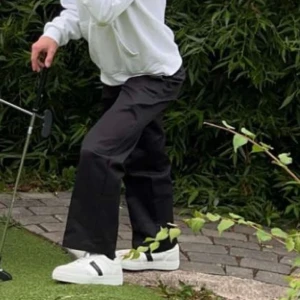 Dickies byxor 874  - Dickies byxor i storlek 29/30. Byxorna är i gott använt skick. Kan mötas i Västerås eller fraktas mot att köparen står för frakten. Tveka inte på att höra av dig vid frågor