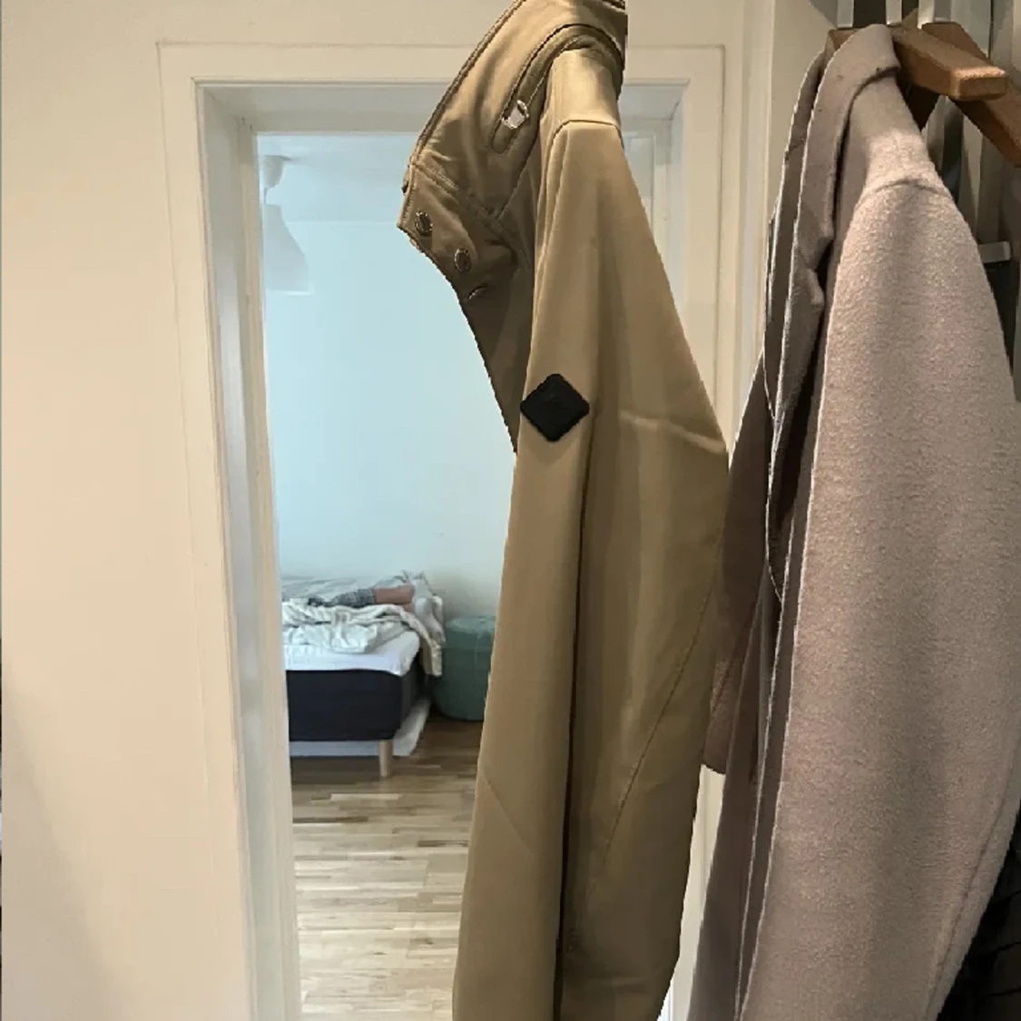 J Lindeberg jacka  - 90