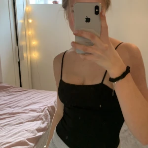 Body - Superfin svart body från bikbok. Perfekt till fest eller bara till vardags. Knappt använd. 🖤