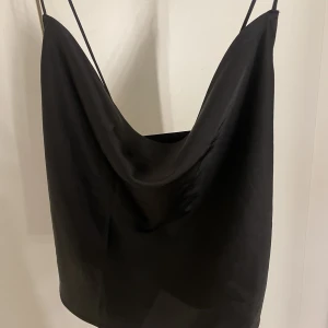 Sidenlinne - Superfint sidenlinne som passar perfekt till fest och sommaren❣️