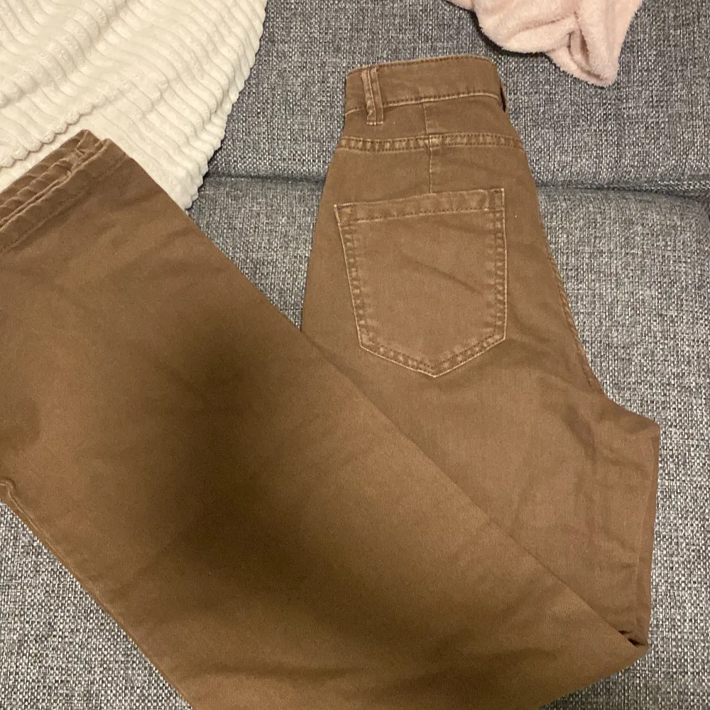 Har köpt på plick men passar tyvärr inte mig. Jätte fina wide leg jeans . Jeans & Byxor.