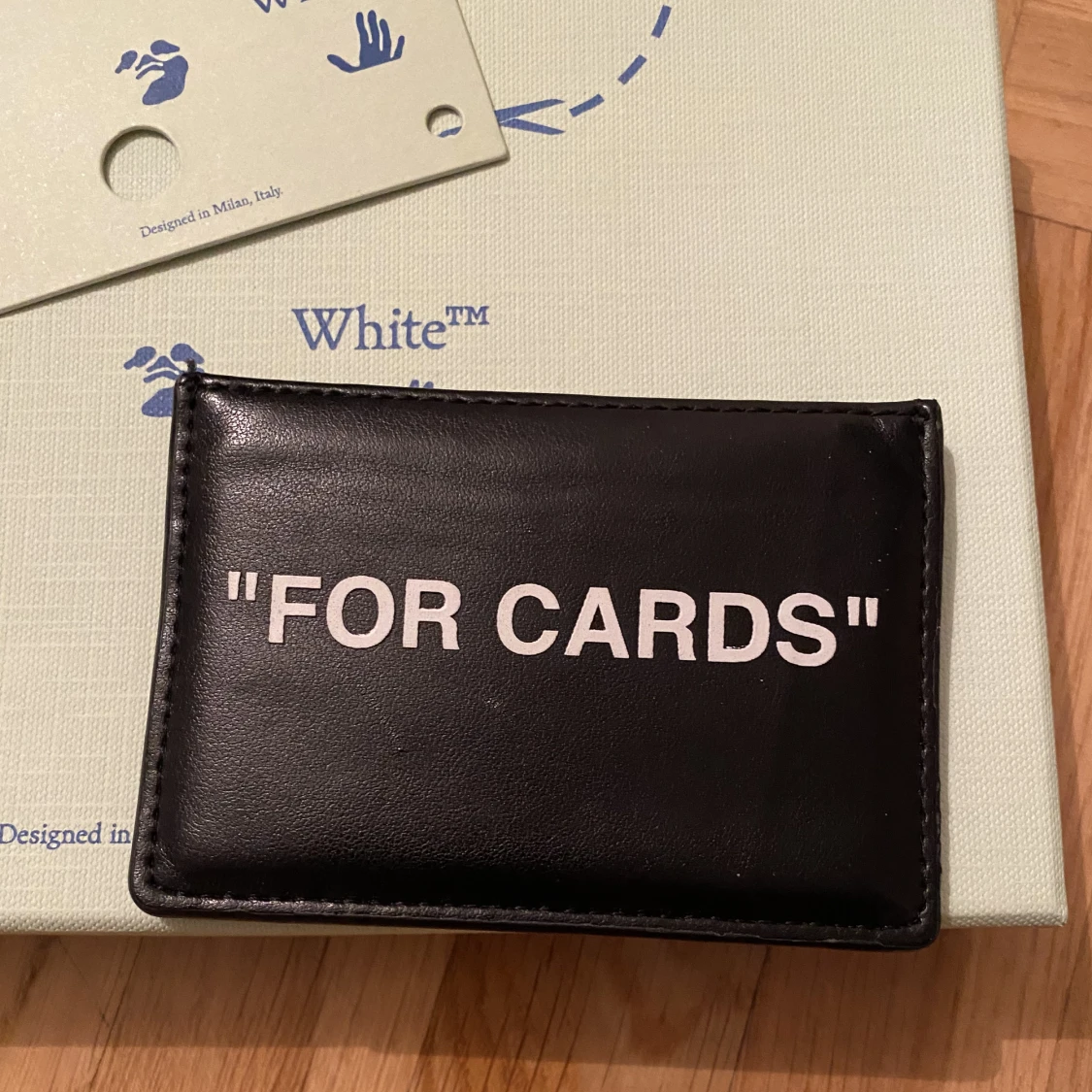 Off white card holder - 91