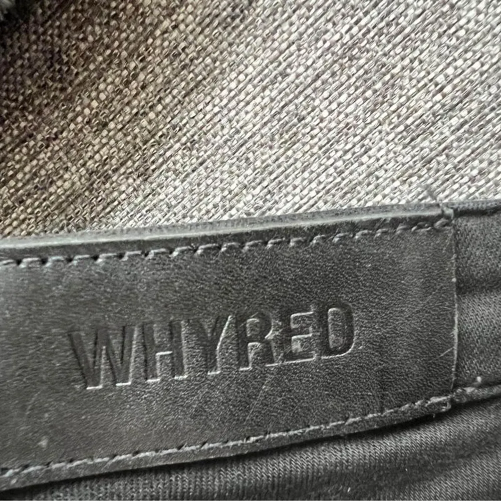 Skinny jeans från Whyred  29/32 Varsamt använda. Endast lite nött bak . Jeans & Byxor.