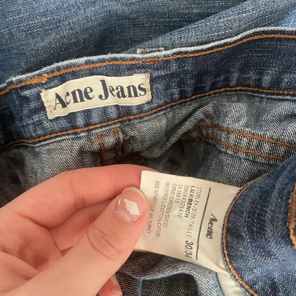 Skriv om ni har frågor eller är intresserad! De är lite slitna längst ner.. Jeans & Byxor.