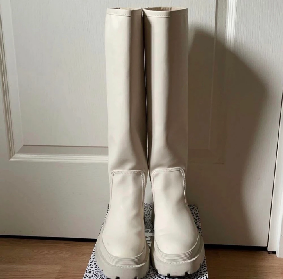 ZARA BOOTS - 90