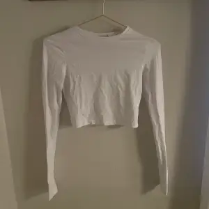 Cropped tröja i storlek S