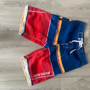 Quiksilver badshorts i fint skick. 