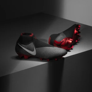 Fotbollskor PsgxJordan - Säljer mina fotbollsskor. Använt dem en gång, Inga problem med dem. För mer bilder skriv i Dm. Endast seriösa köpare tack. Pris kan diskuteras