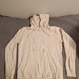 Les Deux Hoodie - Beige/vit Les Deux hoodie i storleke S. Väldigt gott skick!