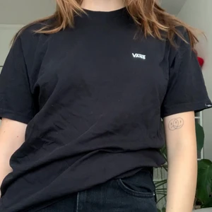 T-shirt Vans - Herr T-shirt från Vans. Bra skick.