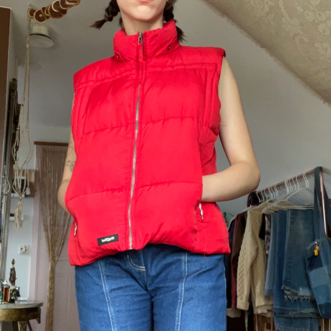 Röd pufferväst - 90