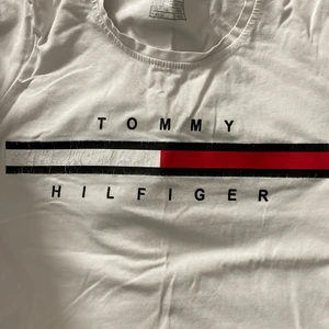 Tommy tröja  - ( tror den är fake ) ❤️
