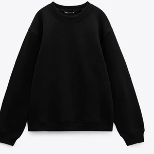 Så snygg sweatshirt från Zara!😇 - Så snygg och skön sweatshirt från Zara! Jätteskön nu att bara dra över, väldigt bra skick☺️☺️