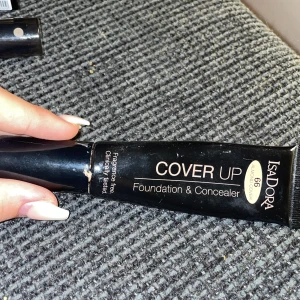 Foundation och concealer - Ifrån märket isadora  17 KR + 13 KR FRAKT  