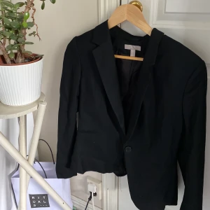 Kavaj  - Fin svart kavaj det inte är något fel på🖤