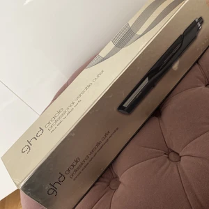 Ghd oracle locktång plattång  - Ghd oracle använder inte den köpt från NK kvitto finns nypris 2399kr