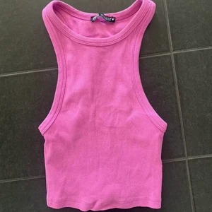 Croptop - Budgivning på min fina lila croptop🥰 stl S! (Slutsåld) frakt är på 26kr (ej spårbar) 
