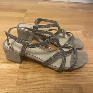 Klackar - Superfina klackar från Marco Tozzi💕💕 säljer då de inte kommer till användning!